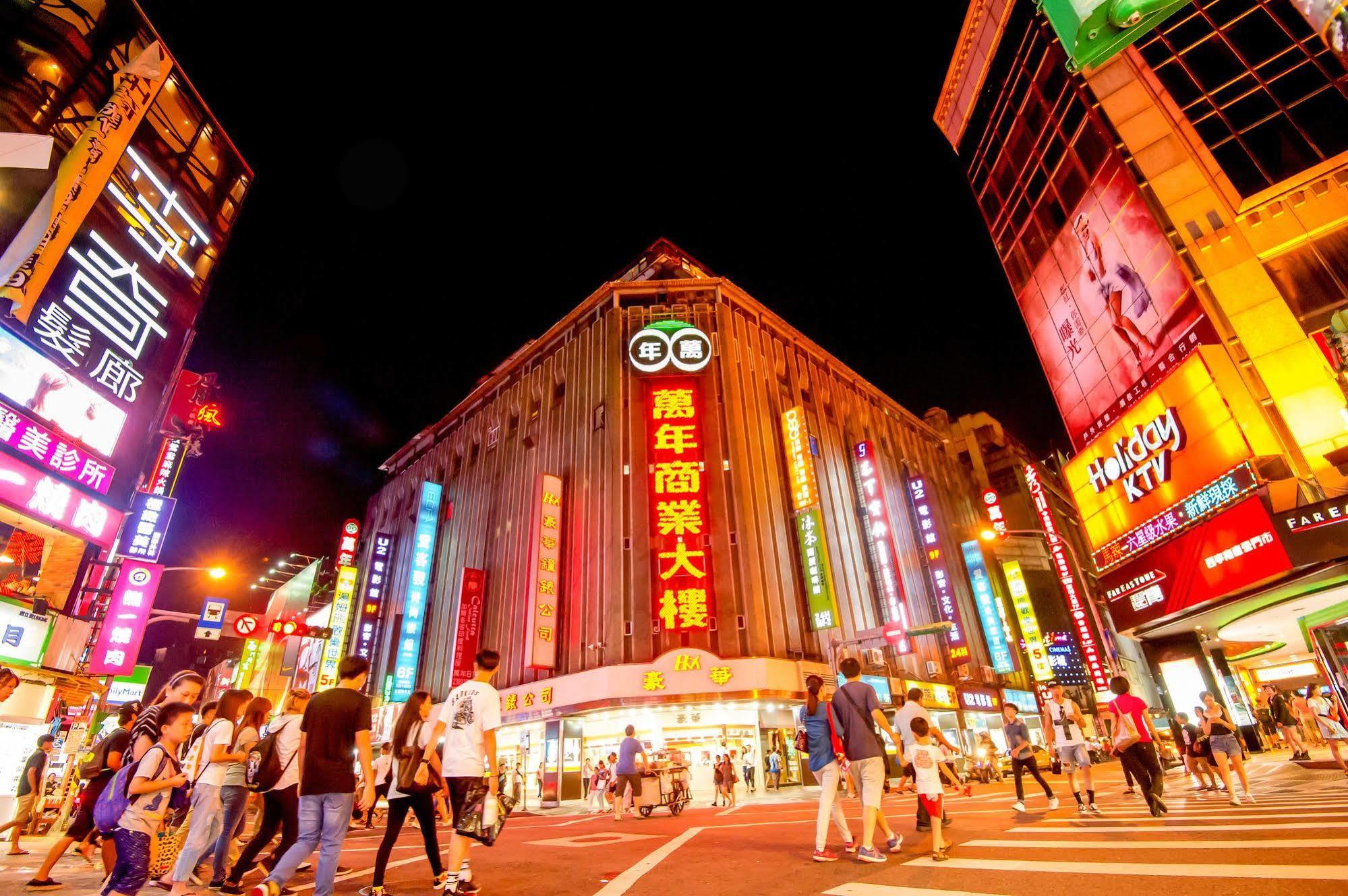 ホテル 6 ワン ニアン 台北市 エクステリア 写真